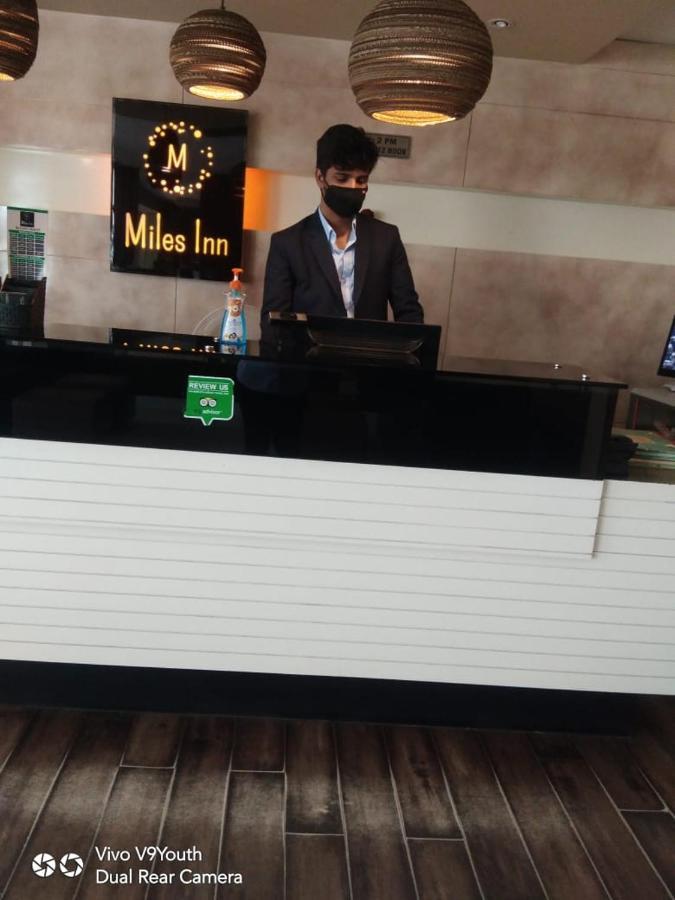Miles Inn Hotel Hassan Exteriör bild